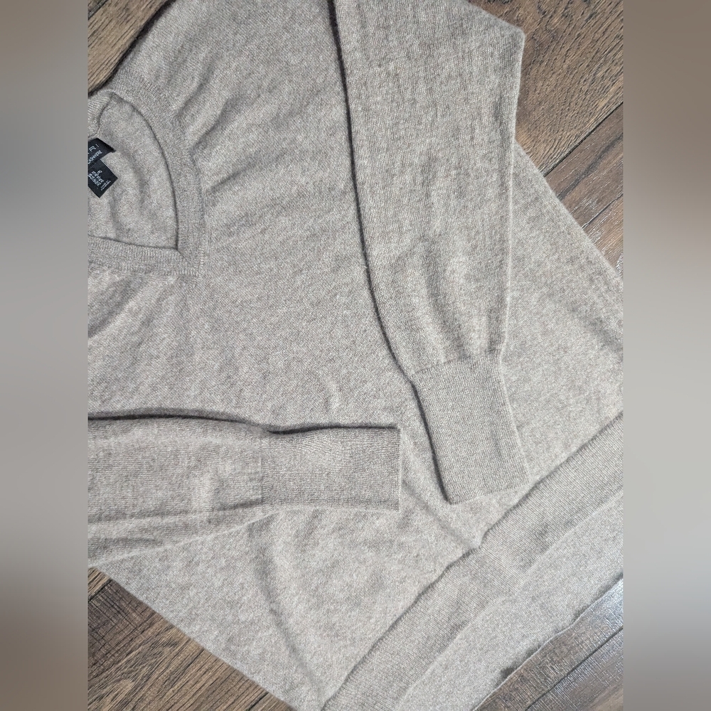Tahari Women's 100% 2 Ply Cashmere V-Neck High Low Beige Sweater Dolman Sleeves - Picture 6 of 14